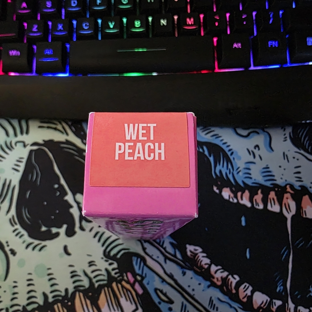 J* Gloss in Wet Peach - Picture 2 of 2